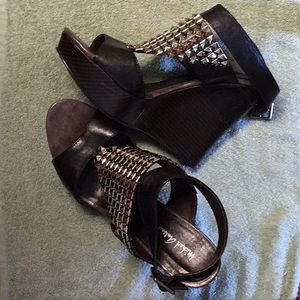 Black silver stud wedge
